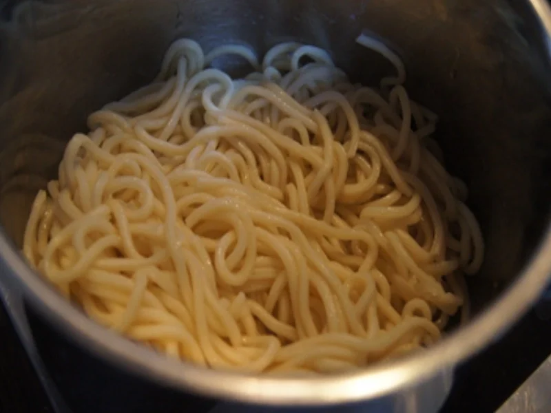 Rezept: Gebratene Nudeln mit Putenbrustfilet Bild Nr. 5 Gebratene Nudeln mit Putenbrustfilet - Rezept - Bild Nr. 5