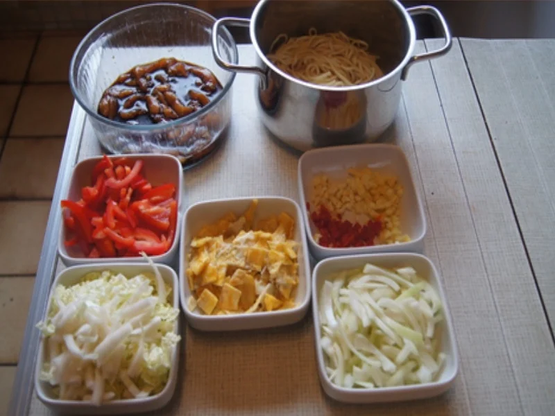 Rezept: Gebratene Nudeln mit Putenbrustfilet Bild Nr. 18 Gebratene Nudeln mit Putenbrustfilet - Rezept - Bild Nr. 18