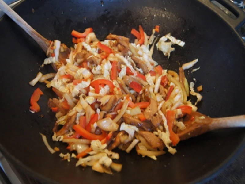 Rezept: Gebratene Nudeln mit Putenbrustfilet Bild Nr. 27 Gebratene Nudeln mit Putenbrustfilet - Rezept - Bild Nr. 27