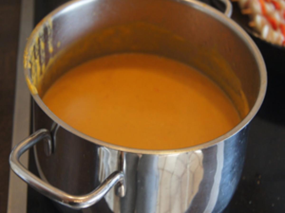 Asiatische Möhrensuppe mit Honig-Putenspießen - Rezept - kochbar.de