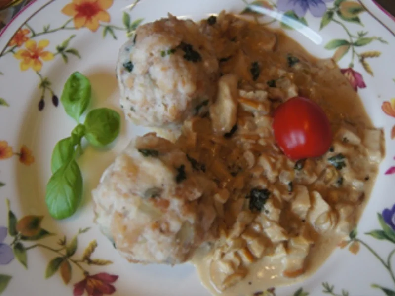 Semmelknödel mit Rahmsteinpilzen - Rezept - Bild Nr. 2