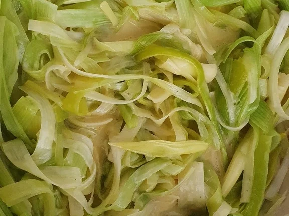 Schweinebraten Porree Gemüse und Salzkartoffel - Rezept - Bild Nr. 6