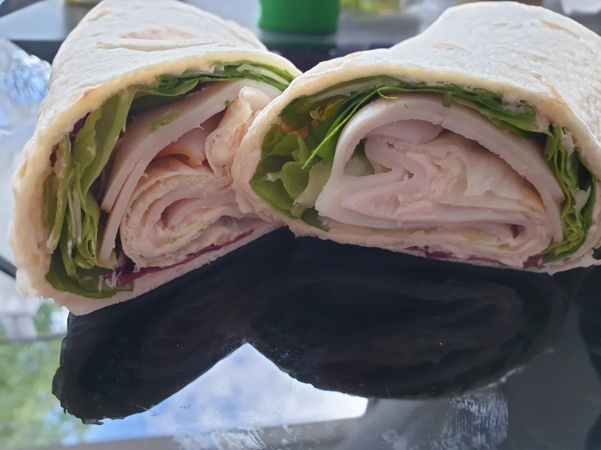 Rezept: Wrap mit Hähnchen-Aufschnitt Bild Nr. 2 Wrap mit Hähnchen-Aufschnitt - Rezept - Bild Nr. 2