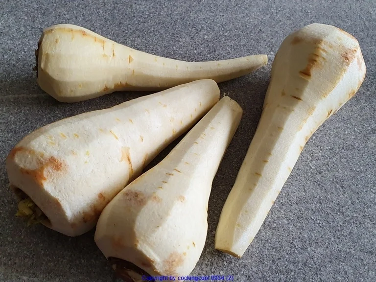 Pastinakeneintopf mit panierten Kalbsschnitzelchen - Rezept - Bild Nr. 3