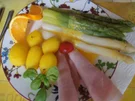 Spargelmix mit Orangensauce, Prager Schinken und Drillingen - Rezept - Bild Nr. 2