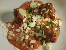 Ingwer-Hackbällchen mit Bollywoodsoße und Fladenbrot - Rezept - Bild Nr. 2