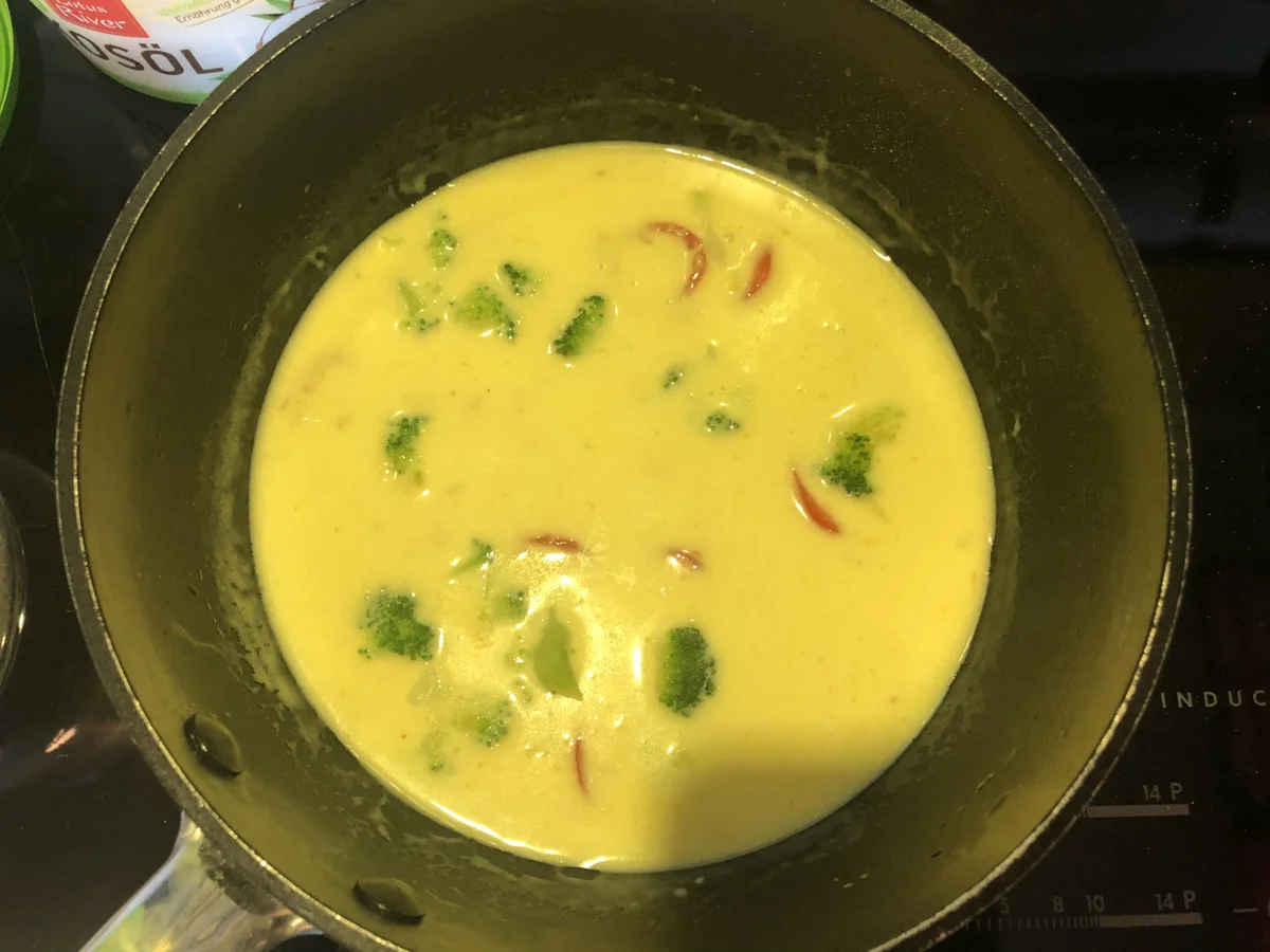 Linguine mit Riesengarnelen und Muscheln in Kokos-Weißwein-Sauce - Rezept - Bild Nr. 9