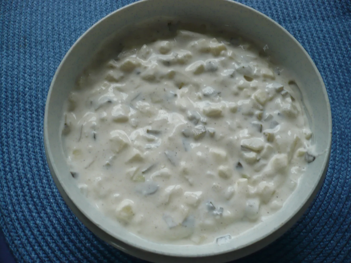 Salat mit Räucherfisch und Hausfrauendressing - Rezept - Bild Nr. 6