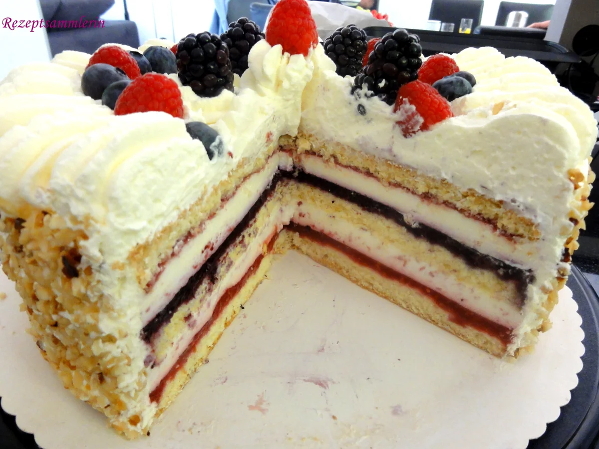 Biskuit:   eine " BEERIGE " ~ TORTE - Rezept - Bild Nr. 3