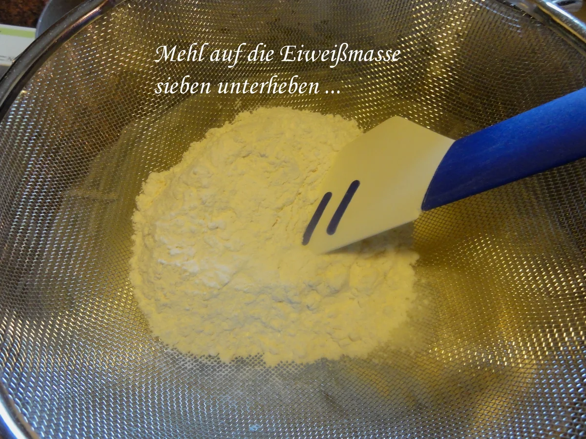 Biskuit:   eine " BEERIGE " ~ TORTE - Rezept - Bild Nr. 5