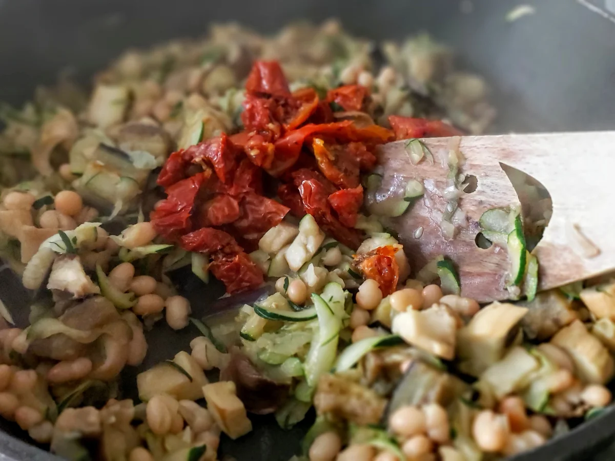 Rezept: Mediterrane Spaghetti Bild Nr. 13 Mediterrane Spaghetti - Rezept - Bild Nr. 13