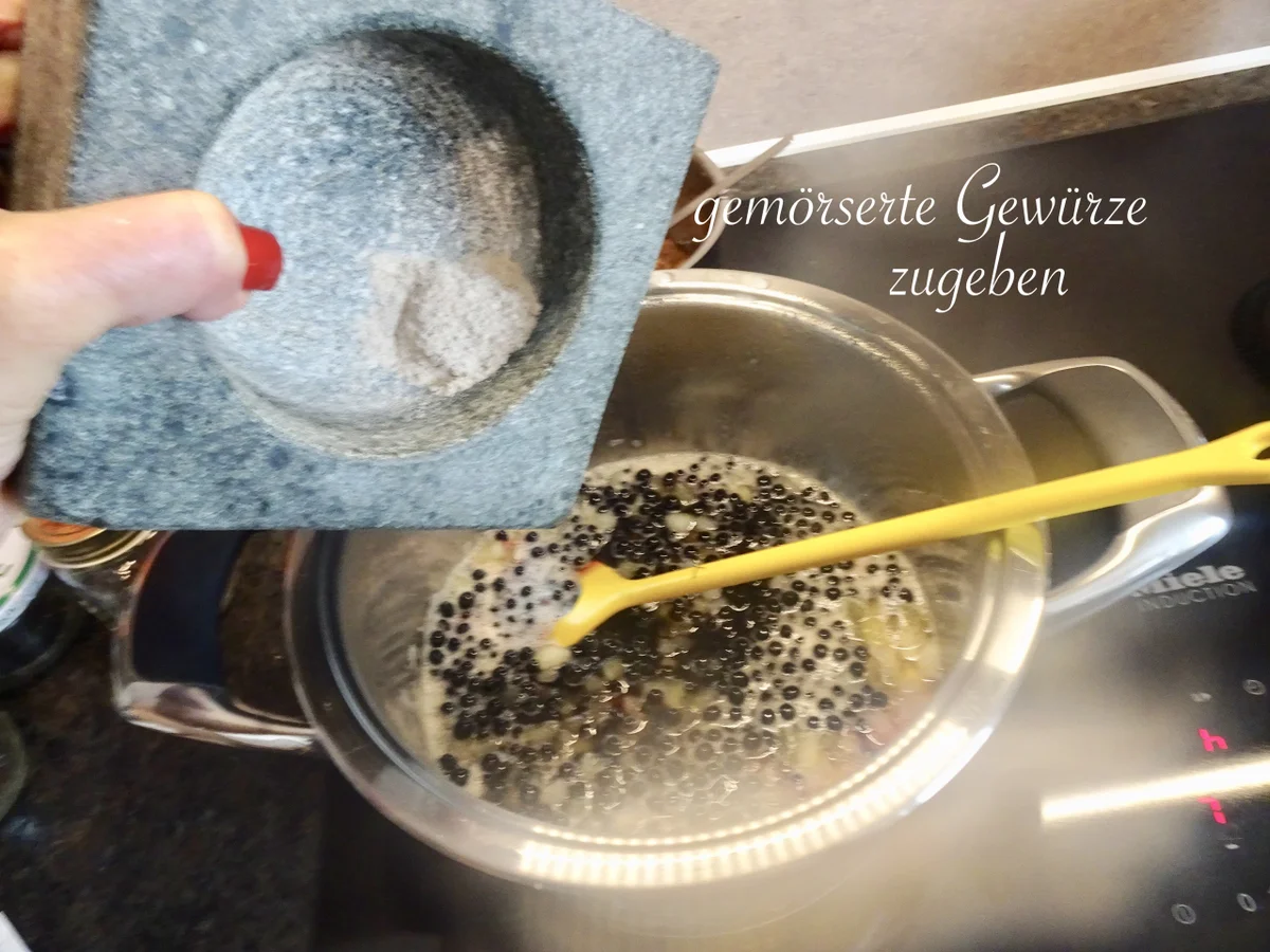 bunter Holunder Röster - bei uns heißt das "Hollerkoch" - Rezept - Bild Nr. 14623