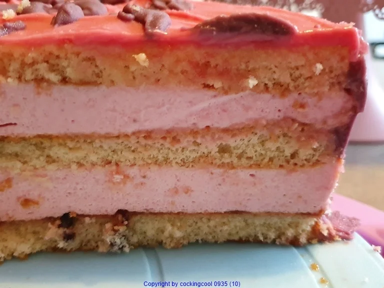 Erdbeerceme Torte ohne Schnickschnack aber besonders im Geschmack - Rezept - Bild Nr. 8