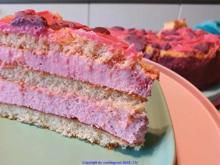 Erdbeerceme Torte ohne Schnickschnack aber besonders im Geschmack - Rezept - Bild Nr. 9