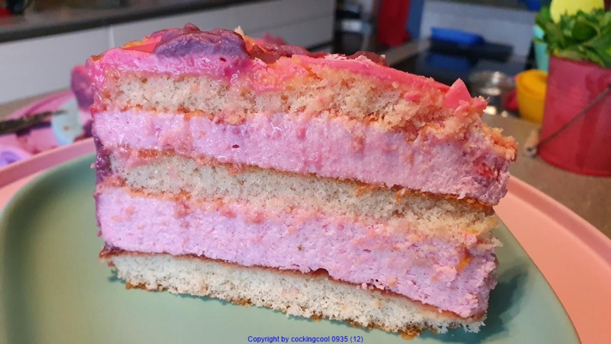 Erdbeerceme Torte ohne Schnickschnack aber besonders im Geschmack - Rezept - Bild Nr. 10