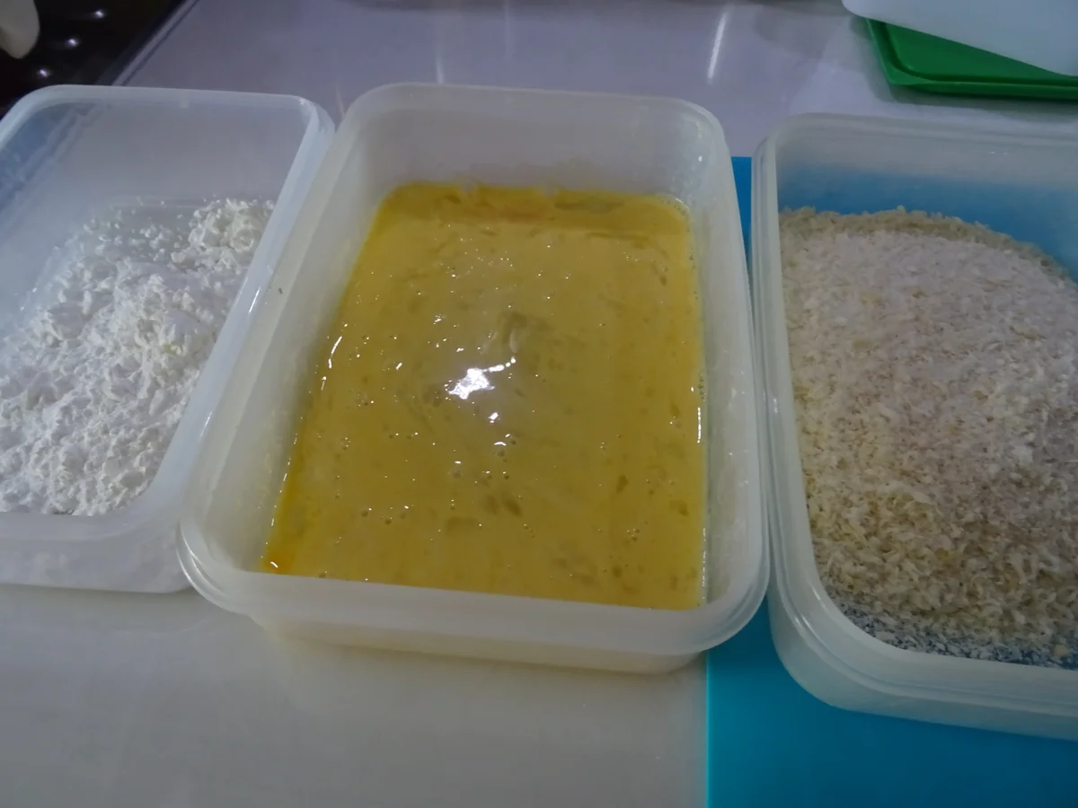 Cordon bleu vom Lamm mit Bauernsalat und Schafskäse-Creme - Rezept - Bild Nr. 4