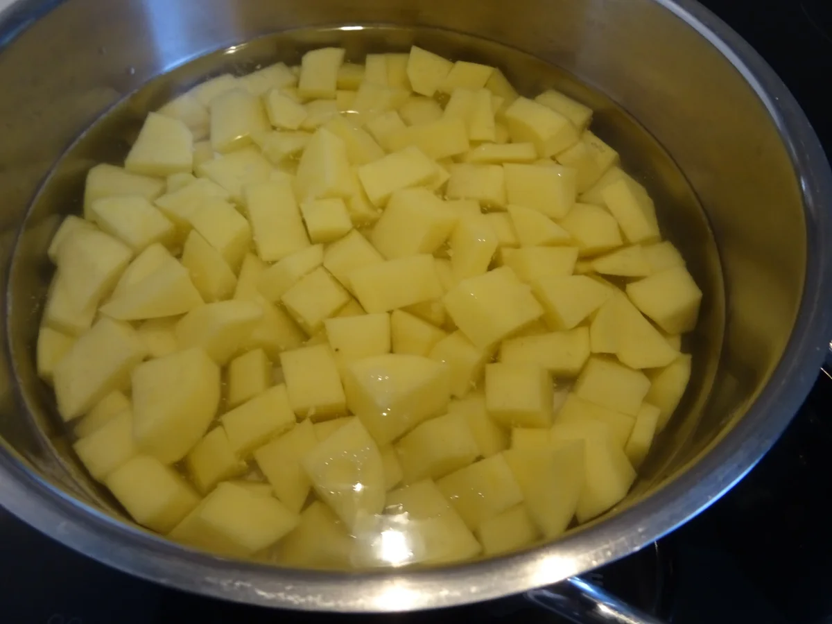 Cordon bleu vom Lamm mit Bauernsalat und Schafskäse-Creme - Rezept - Bild Nr. 13