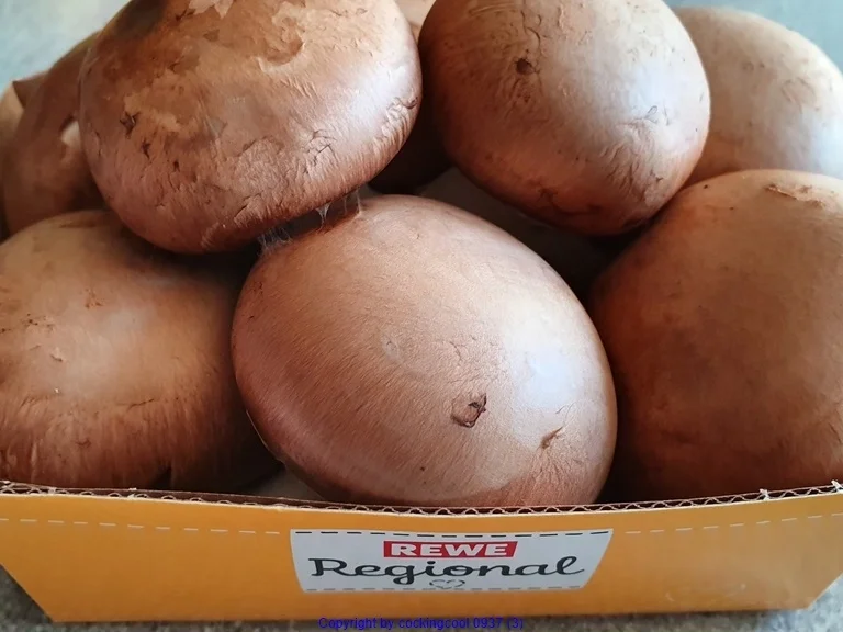 Putengulasch mit Pilzen schnell gemacht - Rezept - Bild Nr. 3