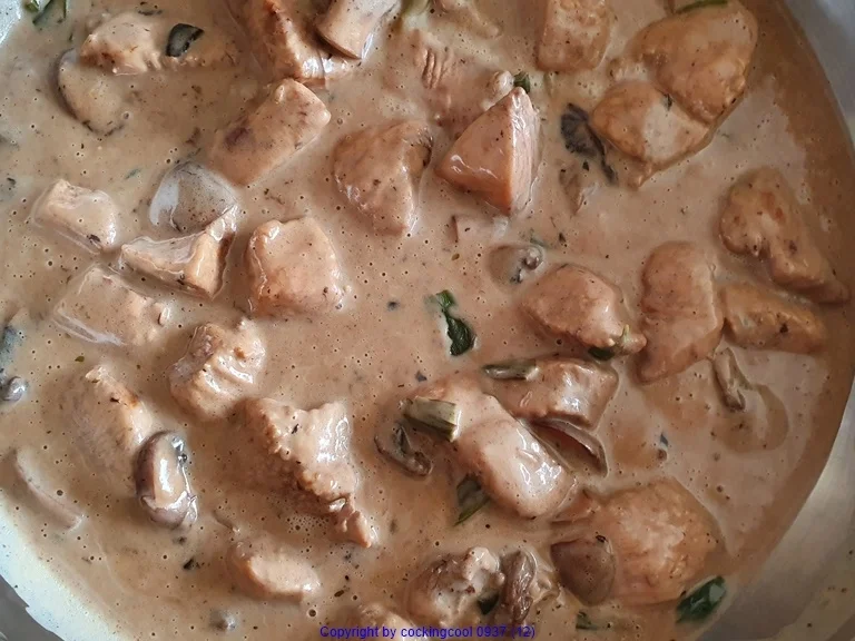 Putengulasch mit Pilzen schnell gemacht - Rezept - Bild Nr. 14