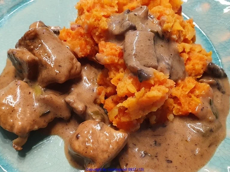 Putengulasch mit Pilzen schnell gemacht - Rezept - Bild Nr. 15