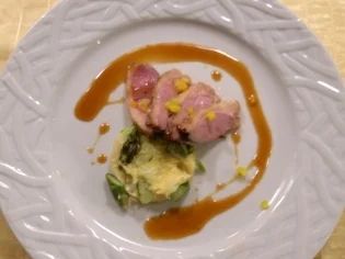 Marinierte Entenbrust mit Spargelquiche - Rezept