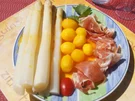 Spargel mit schneller Hollandaise, Serrano Schinken und Drillingen - Rezept - Bild Nr. 2