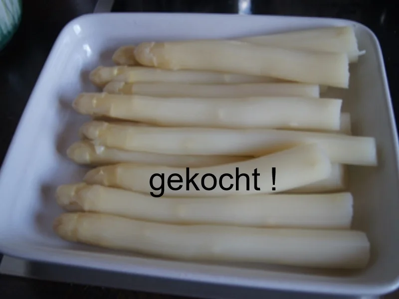 Rezept: Spargel mit schneller Hollandaise, Serrano Schinken und Drillingen Bild Nr. 6 Spargel mit schneller Hollandaise, Serrano Schinken und Drillingen - Rezept - Bild Nr. 6