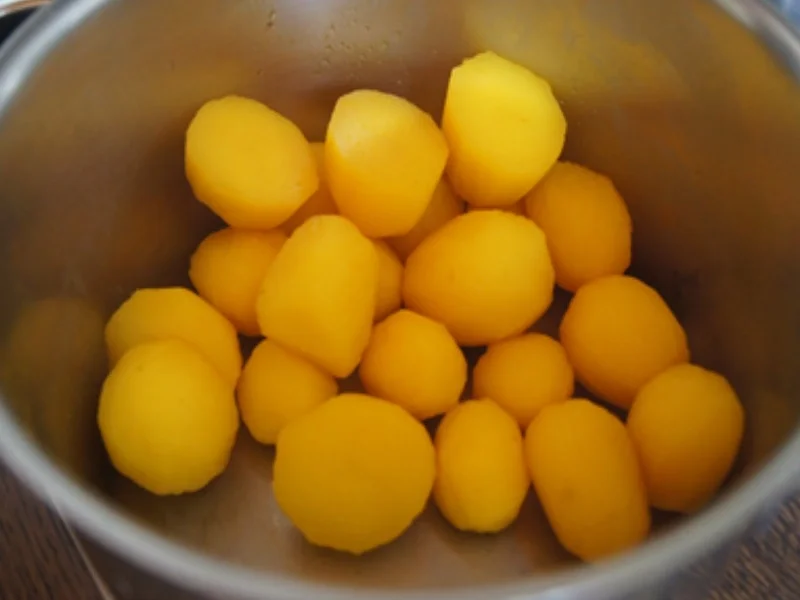 Rezept: Spargel mit schneller Hollandaise, Serrano Schinken und Drillingen Bild Nr. 11 Spargel mit schneller Hollandaise, Serrano Schinken und Drillingen - Rezept - Bild Nr. 11