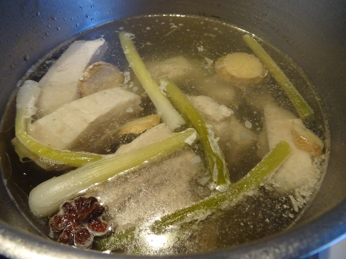 Glasierte Kotelett-Rippchen auf Chinakohl-Ramen-Salat - Rezept - Bild Nr. 7