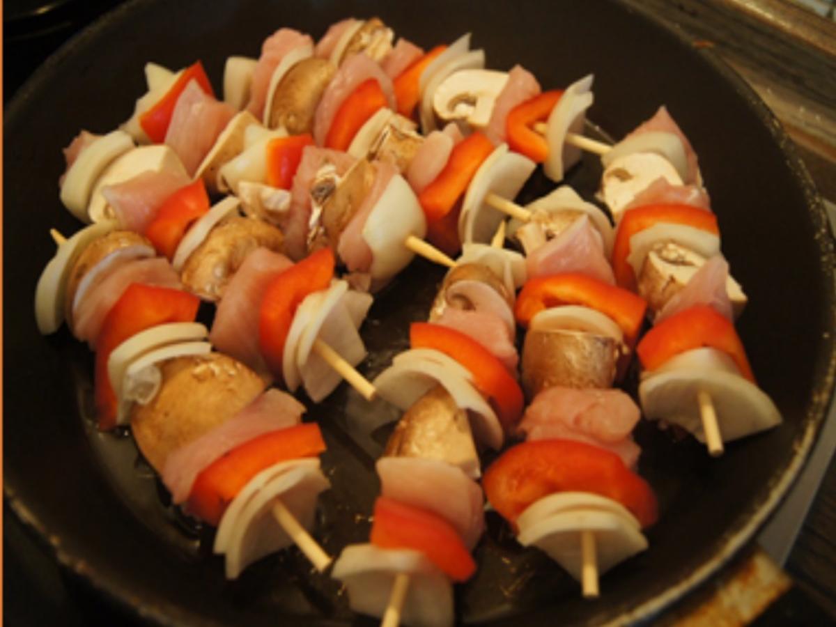 Puten-Gemüse-Spieße mit Ingwer-Möhren-Salat und Kokosreis - Rezept - Bild Nr. 7