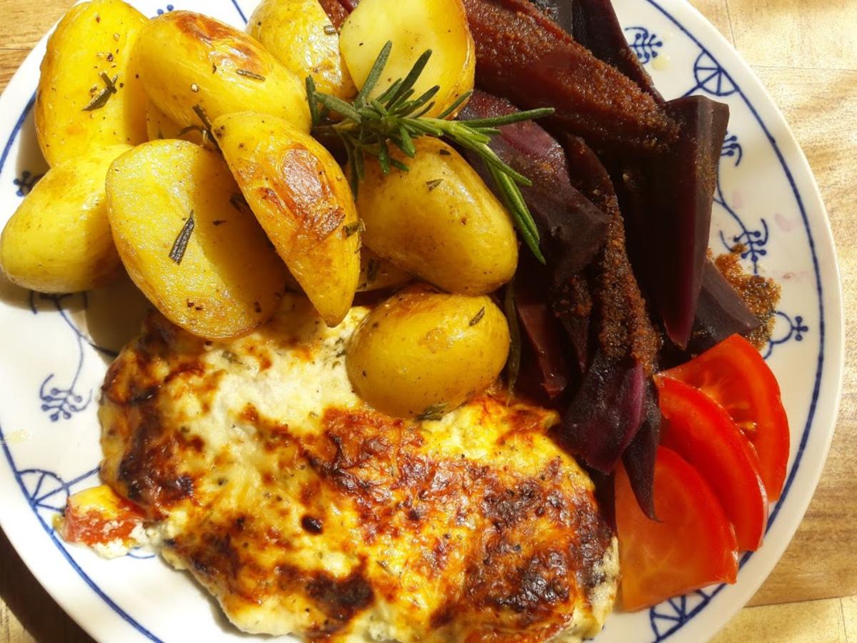 Hähnchenfilets mit Spargel und Rosmarin Kartoffeln - einfach - von loewe_bs