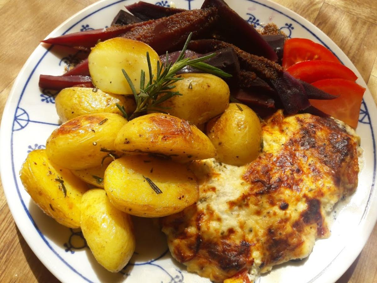 Hähnchenfilets mit Spargel und Rosmarin Kartoffeln - einfach - von loewe_bs Hähnchenfilets mit Spargel und Rosmarin Kartoffeln - einfach - von loewe_bs