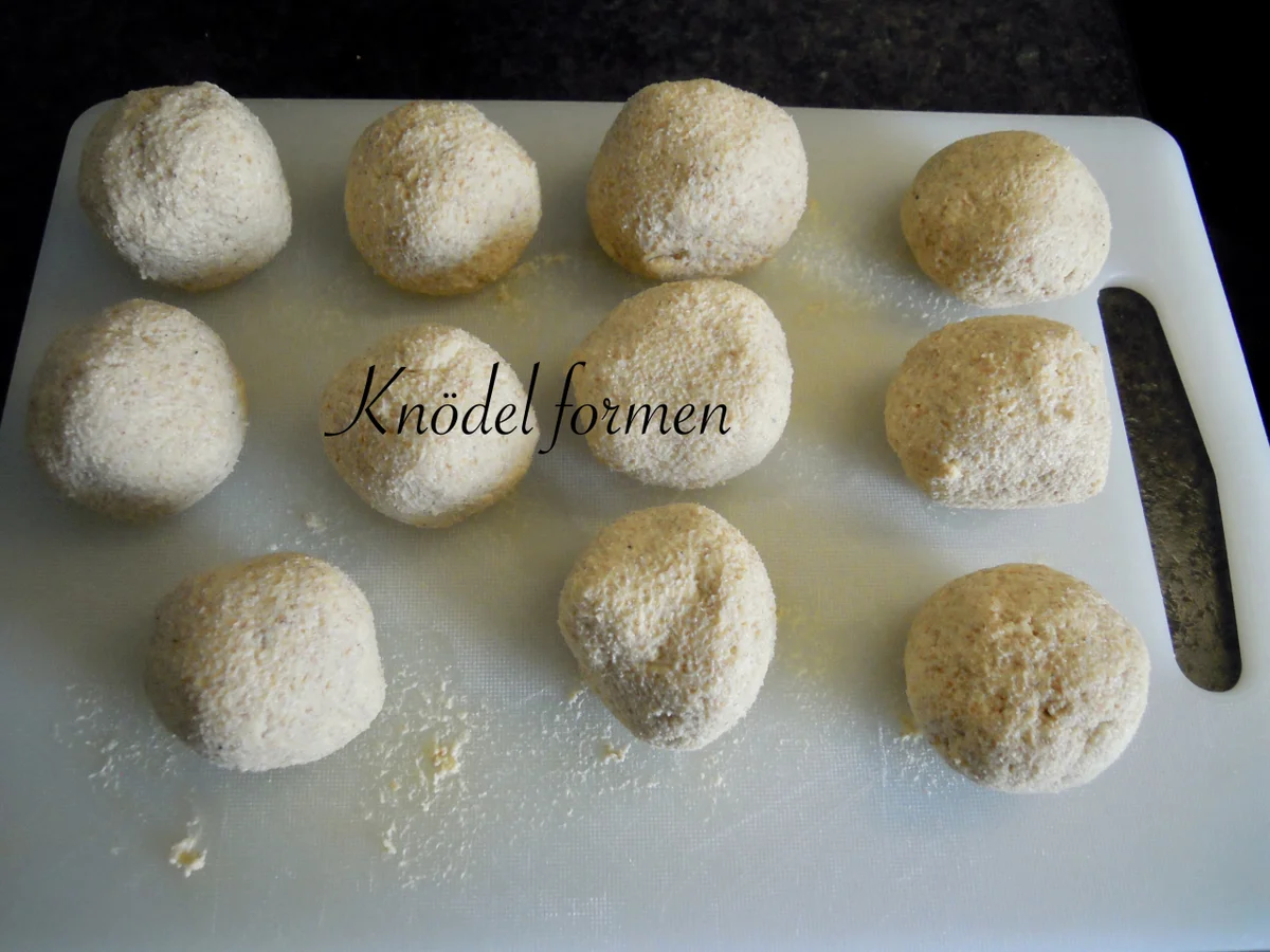 Salzburger Mozart Knödel mit  Mandel Brösel - Rezept - Bild Nr. 10