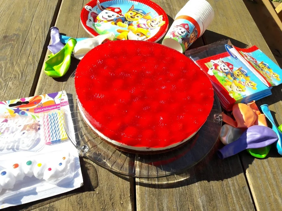 Joghurtstracciatella-Torte und Erdbeer-Torte - Rezept - Bild Nr. 3