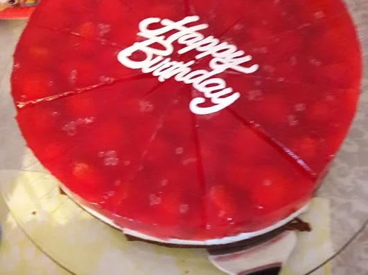 Joghurtstracciatella-Torte und Erdbeer-Torte - Rezept - Bild Nr. 4