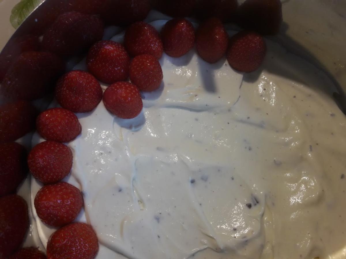 Joghurtstracciatella-Torte und Erdbeer-Torte - Rezept - Bild Nr. 12