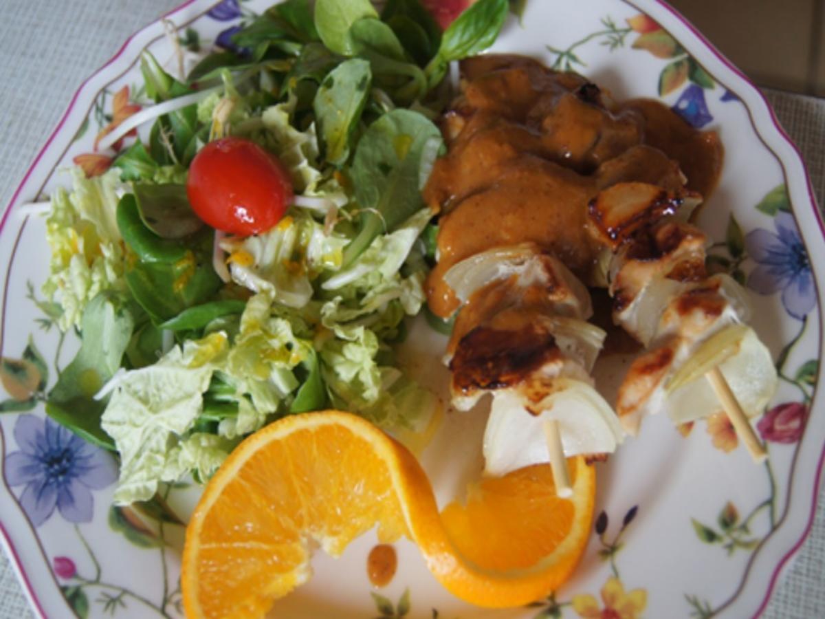 Hähnchenspieße mit Erdnusssauce und gemischter Salat mit Orangendressing - Rezept - Bild Nr. 16