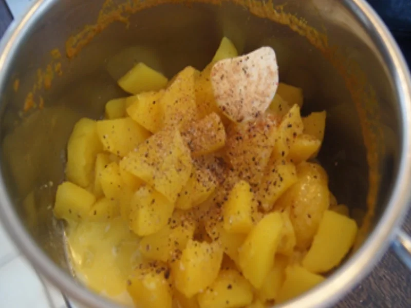 Rezept: Bratwurst mit Brokkoli und Kartoffelstampf Bild Nr. 9 Bratwurst mit Brokkoli und Kartoffelstampf - Rezept - Bild Nr. 9