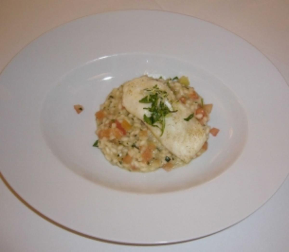 Bilder für Tomaten-Basilikum-Risotto mit gebratenem Steinbutt - Rezept