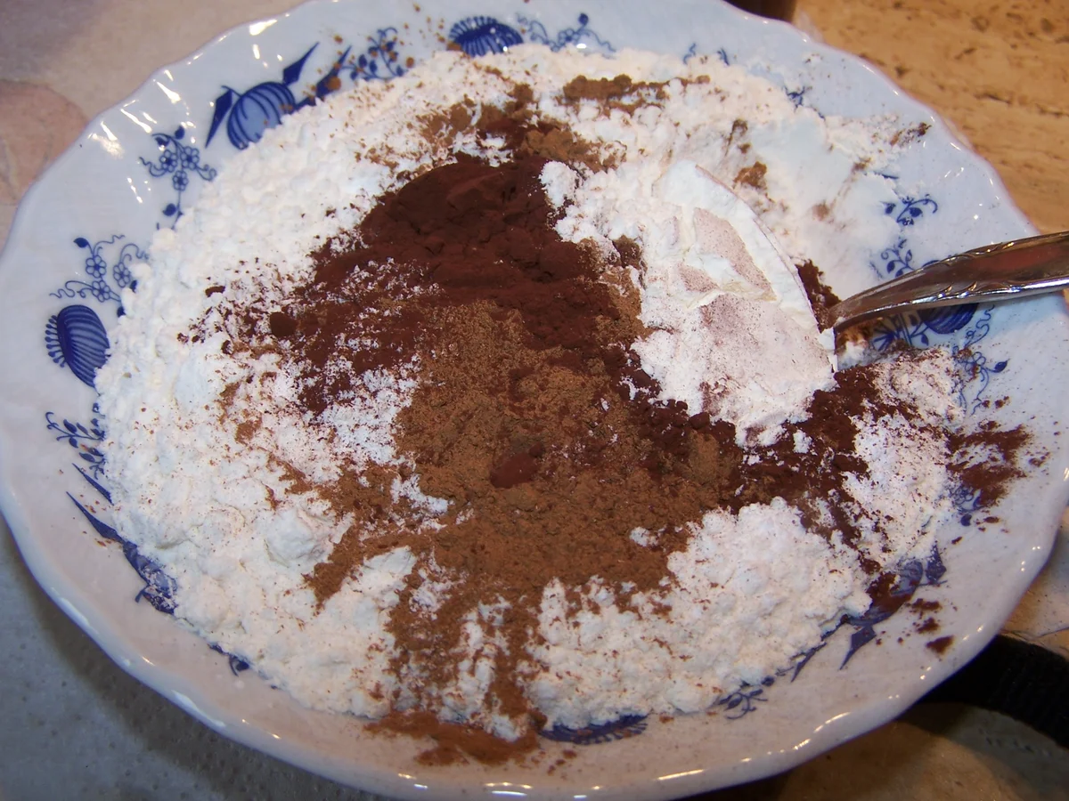 Orangen-Punsch- Kuchen mit Schokolade - Rezept - Bild Nr. 10438