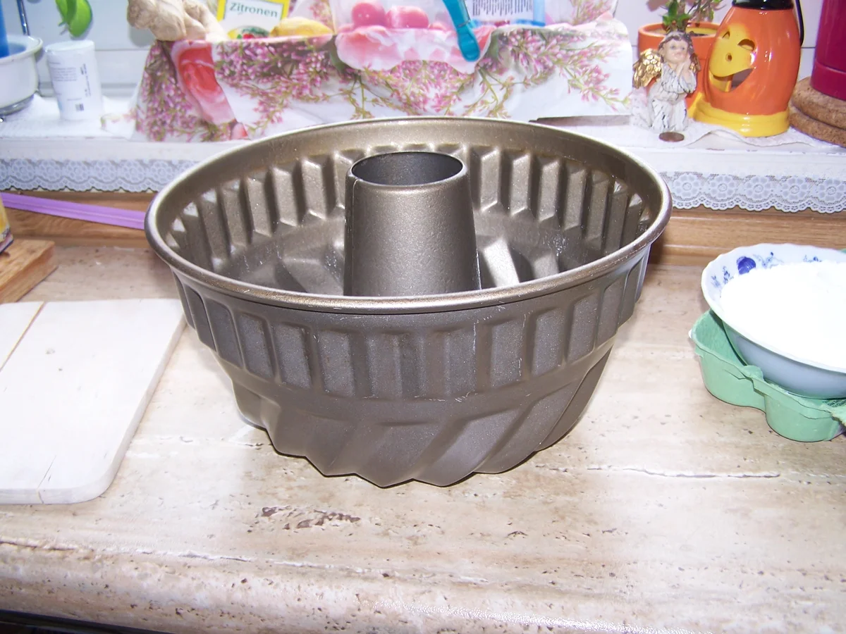 Orangen-Punsch- Kuchen mit Schokolade - Rezept - Bild Nr. 10448