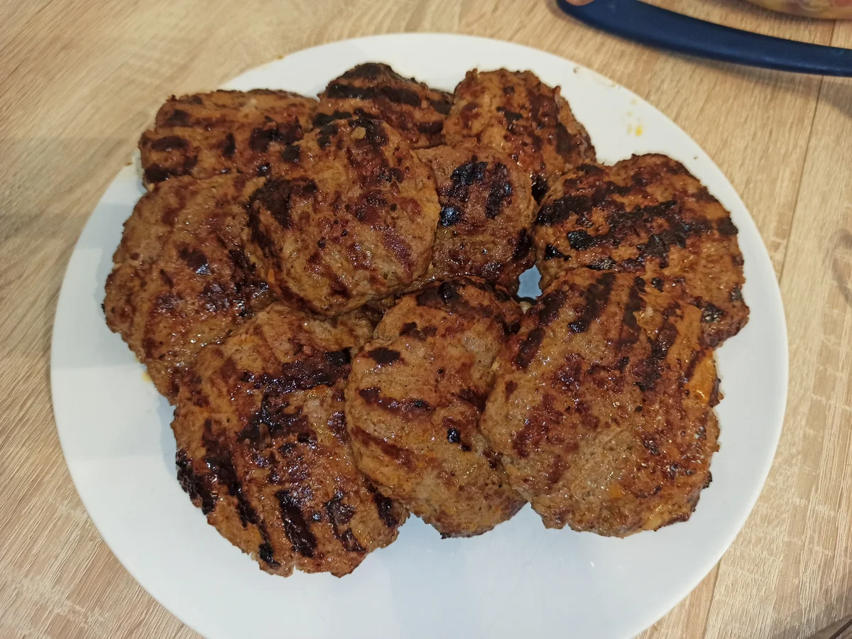 Rezept: Pljeskavica Bild Nr. 3 Pljeskavica - Rezept - Bild Nr. 3