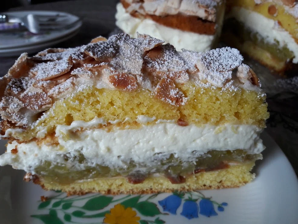 Rhabarbertorte mit Baiser - Rezept - Bild Nr. 10471