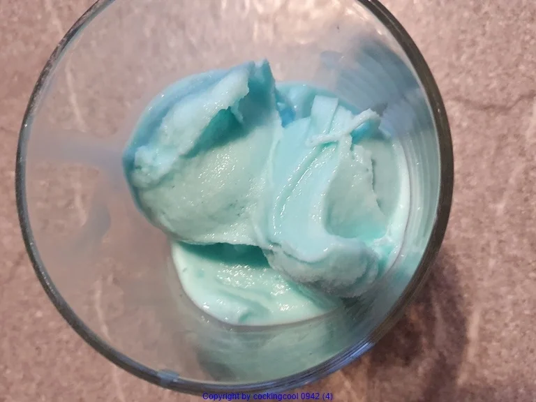 Mein ganz Persönliches "Schlumpfeis" - Rezept - Bild Nr. 9