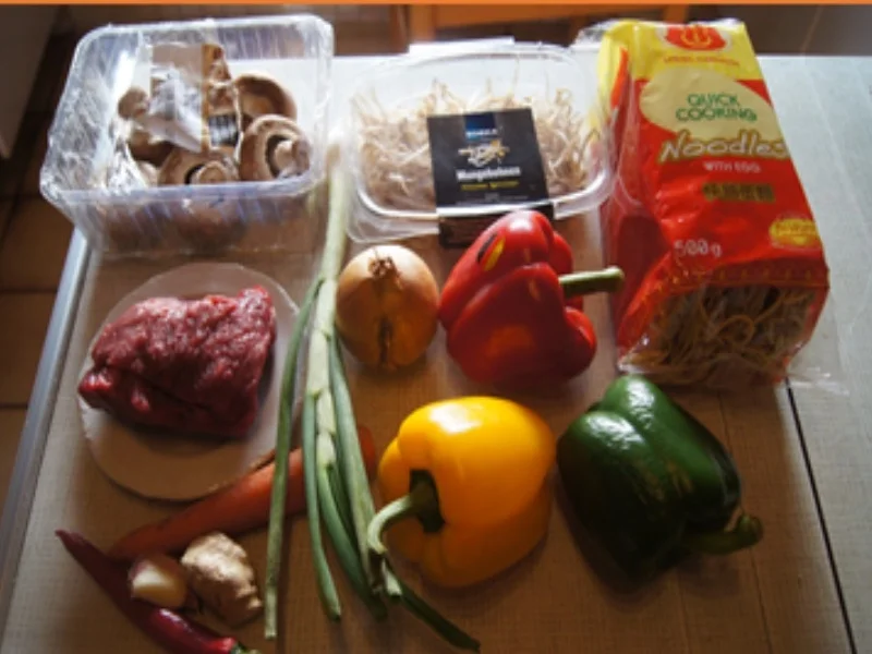 Rindfleischstreifen mit Gemüsemix und Mie-Nudeln - Rezept - Bild Nr. 3