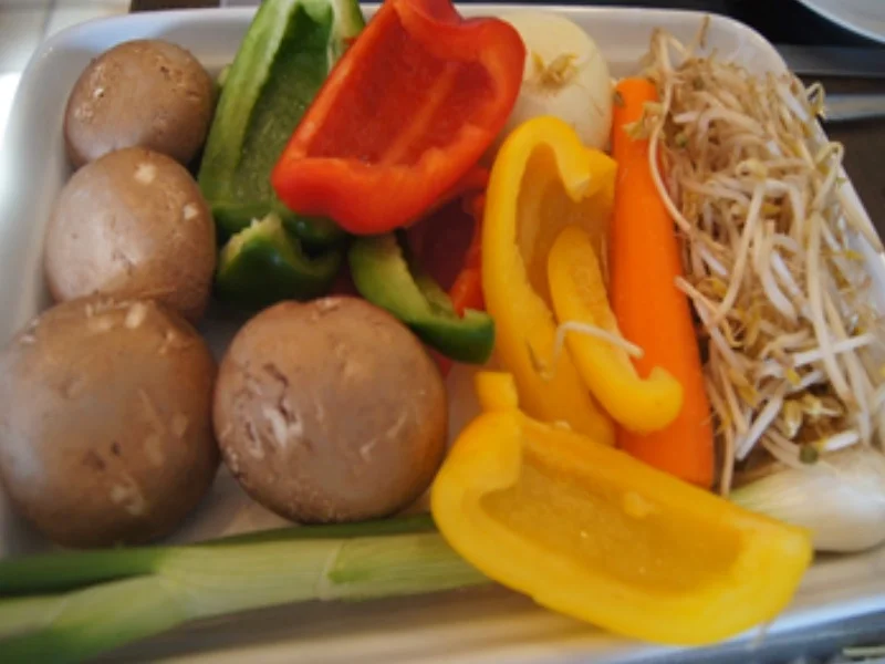 Rindfleischstreifen mit Gemüsemix und Mie-Nudeln - Rezept - Bild Nr. 8