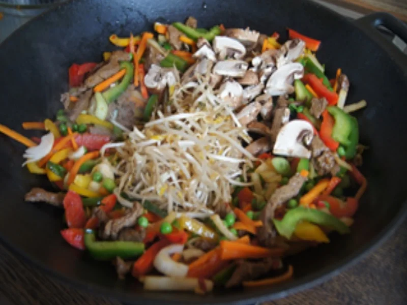 Rindfleischstreifen mit Gemüsemix und Mie-Nudeln - Rezept - Bild Nr. 19