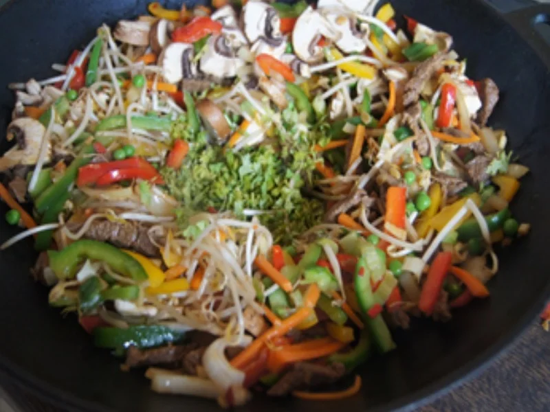 Rindfleischstreifen mit Gemüsemix und Mie-Nudeln - Rezept - Bild Nr. 20