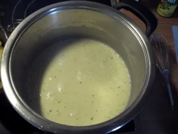 Rezept: Blumenkohl in Käse- Sahnesosse. Blumenkohl in Käse- Sahnesosse. - Rezept