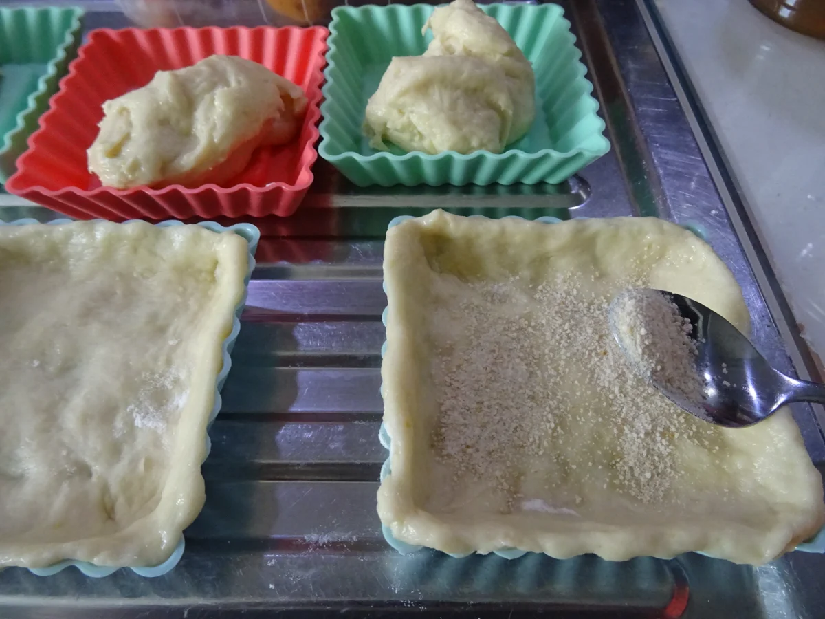 Aprikosen-Schmand-Törtchen mit Mandelkrokant-Topping - Rezept - Bild Nr. 5